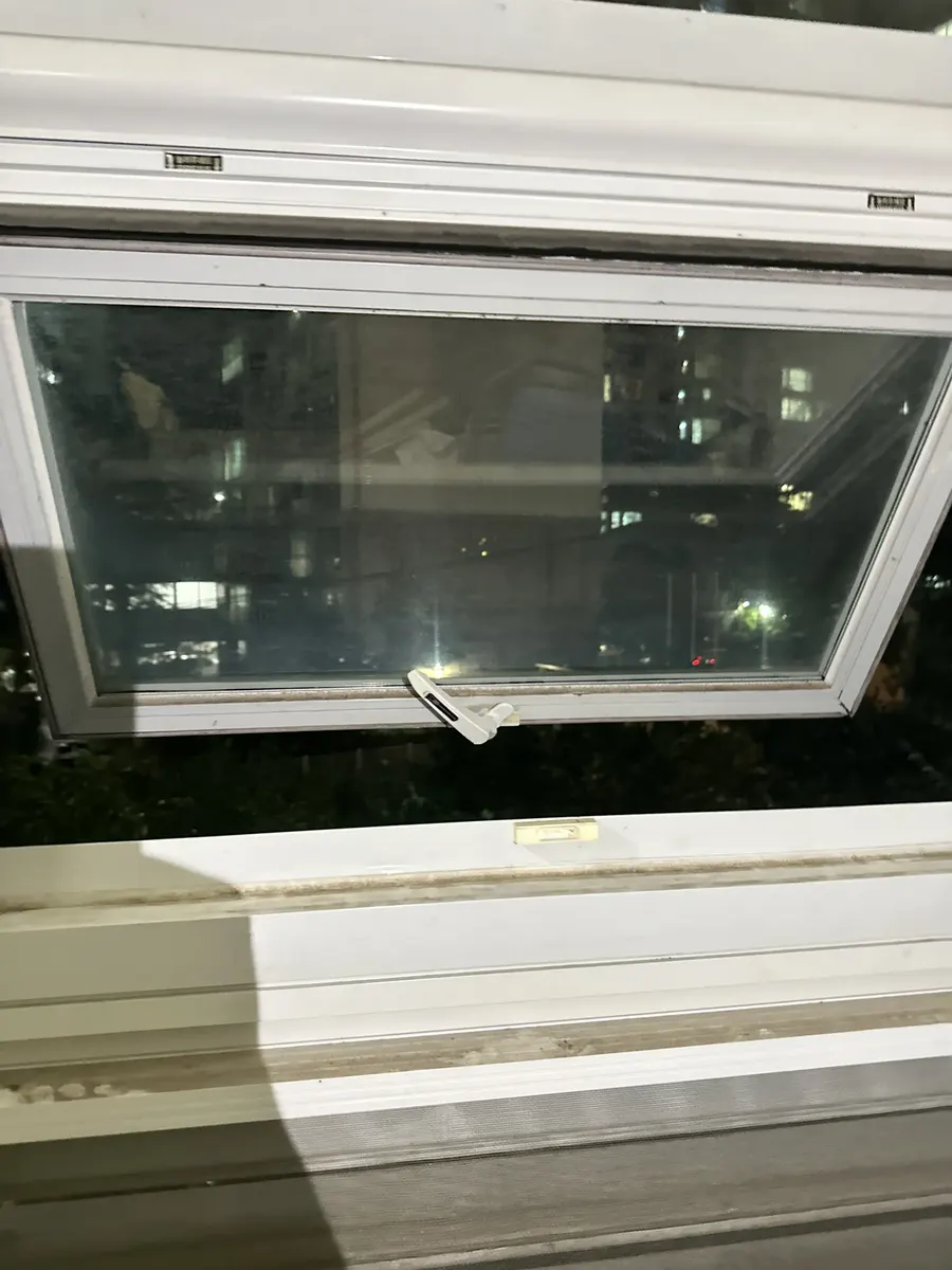안닫히는 사무실 창문 수리 후